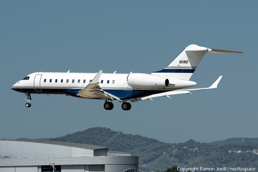 (Private) Bombardier BD-700-1A10 Global Express XRS (N1NE) | Photo 525274