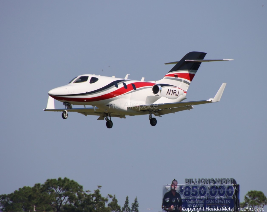 (Private) Honda HA-420 HondaJet APMG (N1RJ) | Photo 649083