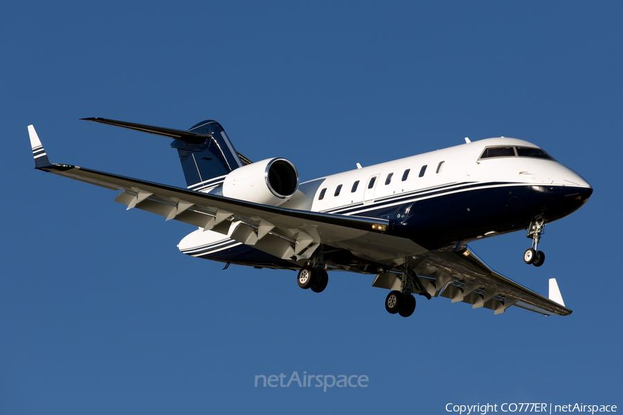 (Private) Bombardier CL-600-2B16 Challenger 605 (N200LS) | Photo 83066