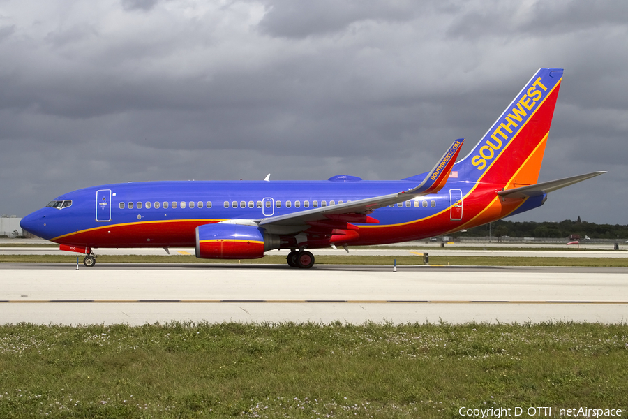 Southwest Airlines Boeing 737-7H4 (N200WN) | Photo 422565