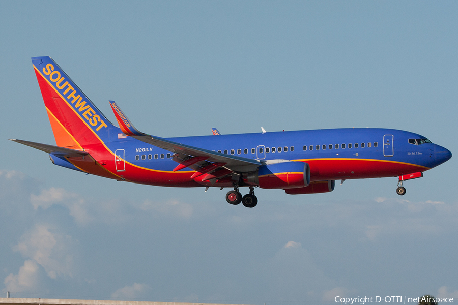Southwest Airlines Boeing 737-7H4 (N201LV) | Photo 234065