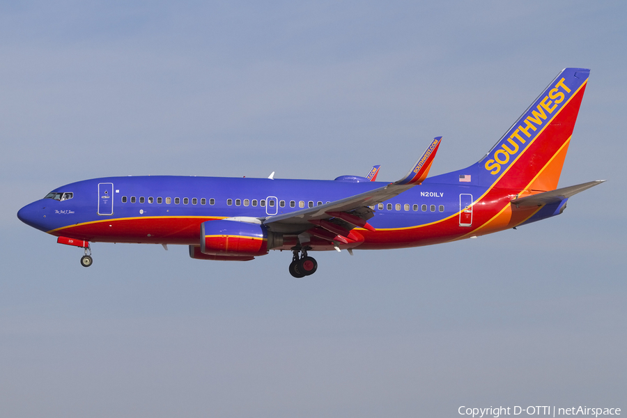 Southwest Airlines Boeing 737-7H4 (N201LV) | Photo 425403