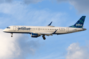 JetBlue Airways Embraer ERJ-190AR (ERJ-190-100IGW) (N203JB) at  New York - LaGuardia, United States