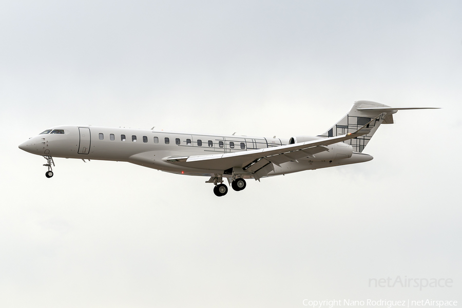 (Private) Bombardier BD-700-1A10 Global 6000 (N203JE) | Photo 410787