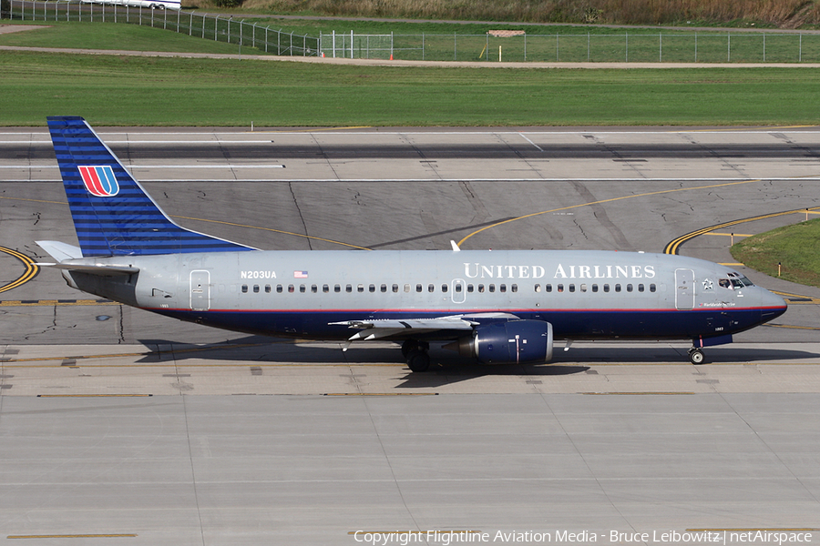 United Airlines Boeing 737-322 (N203UA) | Photo 174934