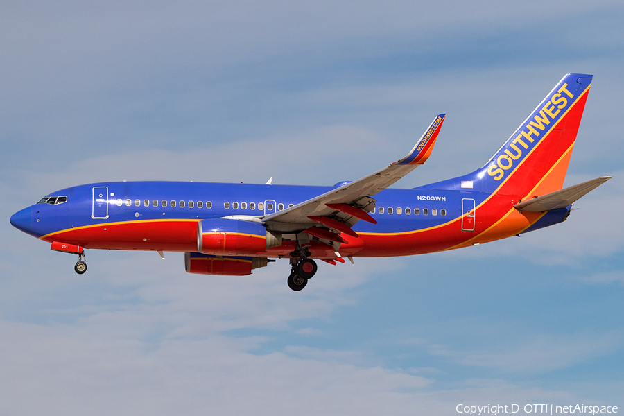 Southwest Airlines Boeing 737-7H4 (N203WN) | Photo 137689