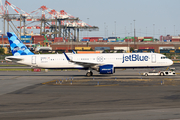 JetBlue Airways Airbus A321-271NX (N2048J) at  Newark - Liberty International, United States