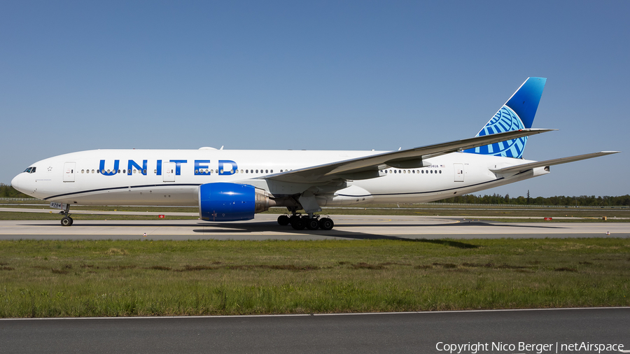 United Airlines Boeing 777-222(ER) (N204UA) | Photo 623752