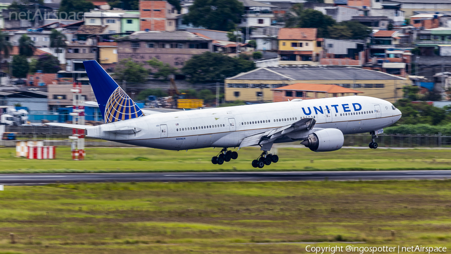 United Airlines Boeing 777-222(ER) (N204UA) | Photo 373291