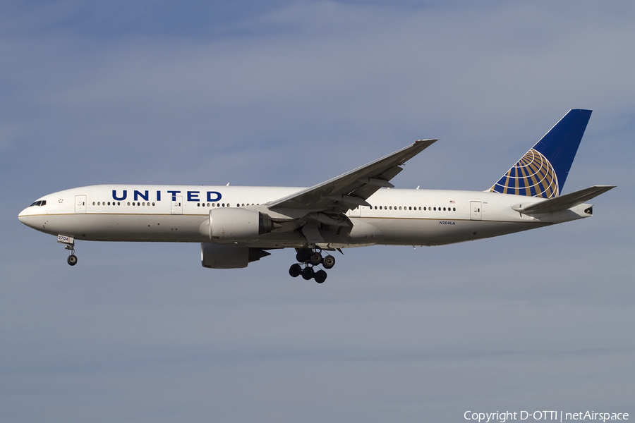 United Airlines Boeing 777-222(ER) (N204UA) | Photo 426326