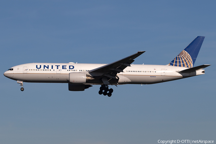 United Airlines Boeing 777-222(ER) (N204UA) | Photo 295307