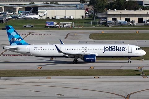 JetBlue Airways Airbus A321-271NX (N2059J) at  Ft. Lauderdale - International, United States