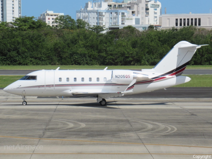 NetJets Bombardier CL-600-2B16 Challenger 650 (N205QS) | Photo 670100