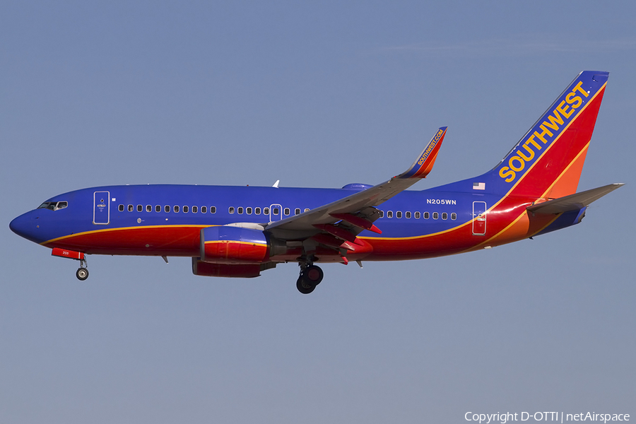 Southwest Airlines Boeing 737-7H4 (N205WN) | Photo 465149
