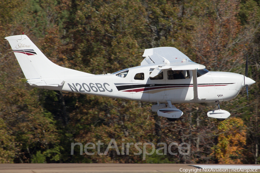 (Private) Cessna 206H Stationair (N206BC) | Photo 601737