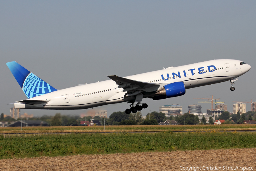 United Airlines Boeing 777-222(ER) (N206UA) | Photo 522698