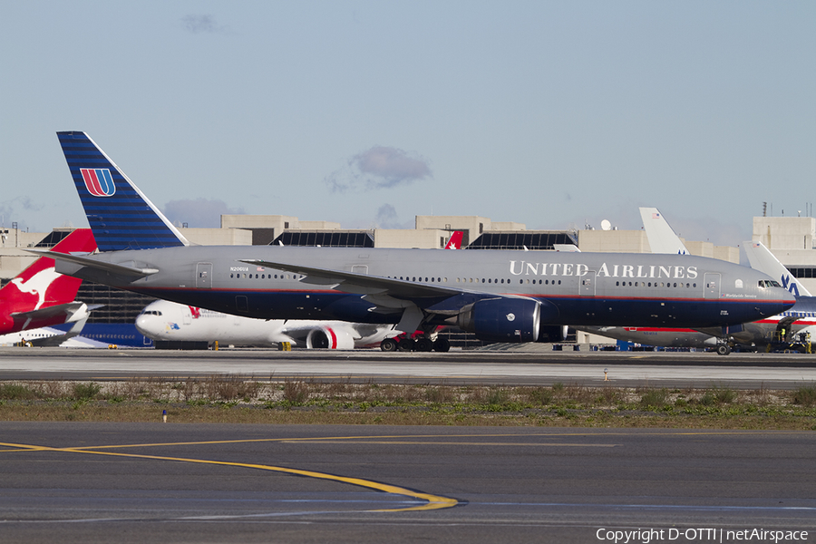 United Airlines Boeing 777-222(ER) (N206UA) | Photo 334587