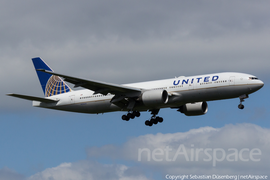 United Airlines Boeing 777-222(ER) (N206UA) | Photo 116798