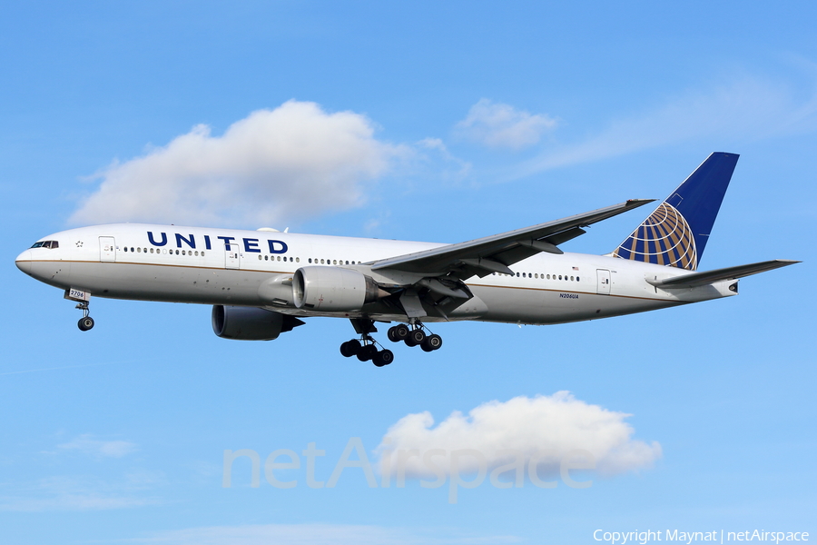 United Airlines Boeing 777-222(ER) (N206UA) | Photo 214794