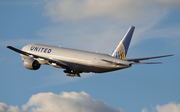 United Airlines Boeing 777-222(ER) (N206UA) at  London - Heathrow, United Kingdom