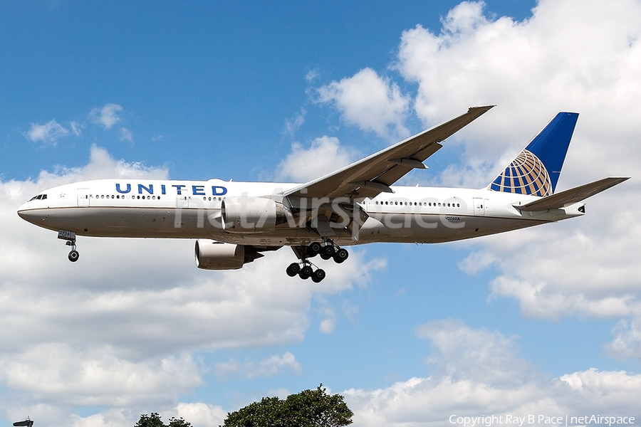 United Airlines Boeing 777-222(ER) (N206UA) | Photo 292361