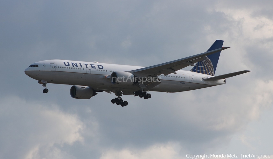 United Airlines Boeing 777-222(ER) (N206UA) | Photo 350778