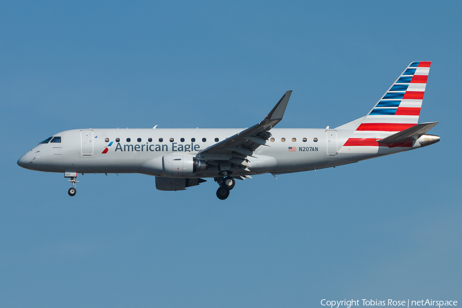 American Eagle (Compass Airlines) Embraer ERJ-175LR (ERJ-170-200LR) (N207AN) | Photo 298840