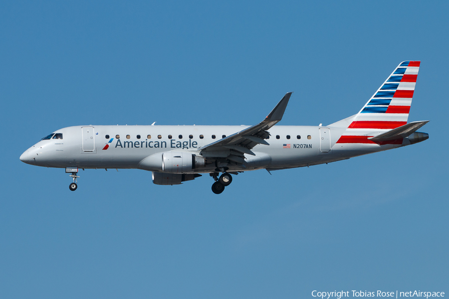 American Eagle (Compass Airlines) Embraer ERJ-175LR (ERJ-170-200LR) (N207AN) | Photo 300742