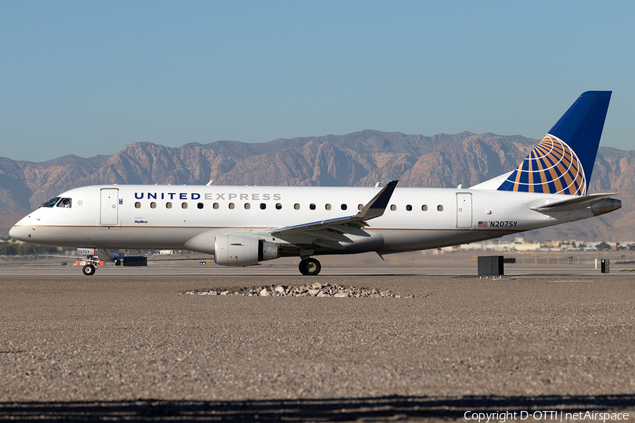 United Express (SkyWest Airlines) Embraer ERJ-175LR (ERJ-170-200LR) (N207SY) | Photo 202046