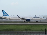 JetBlue Airways Airbus A321-271NX (N2086J) at  San Juan - Luis Munoz Marin International, Puerto Rico