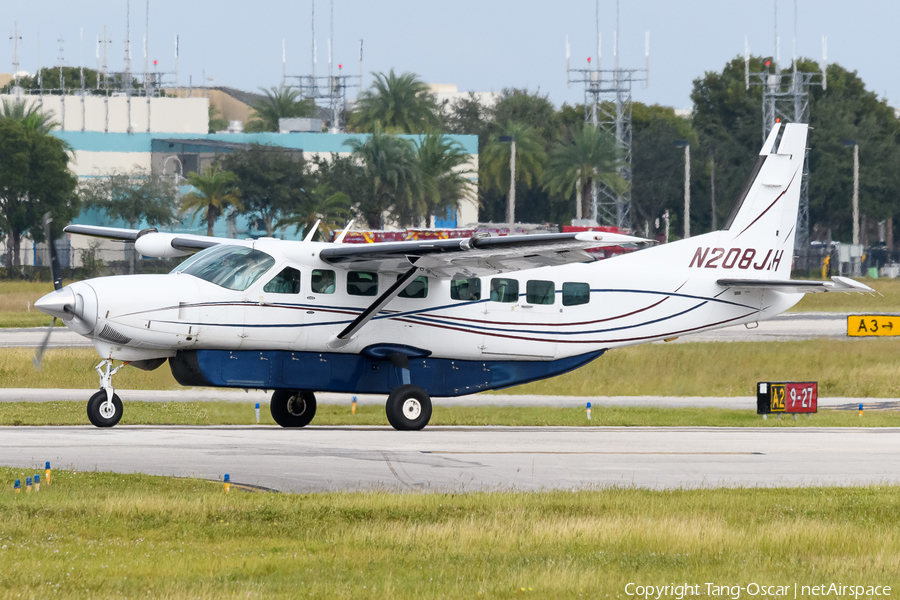 Makers Air Cessna 208B Grand Caravan (N208JH) | Photo 541295