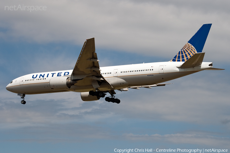 United Airlines Boeing 777-222(ER) (N209UA) | Photo 55745
