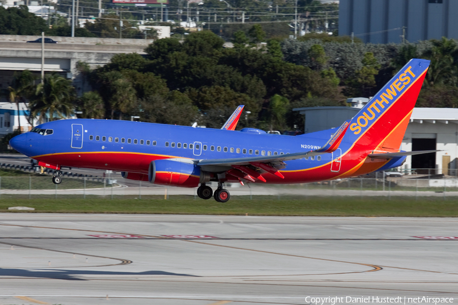Southwest Airlines Boeing 737-7H4 (N209WN) | Photo 517225