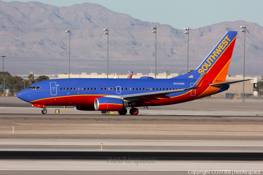 Southwest Airlines Boeing 737-7H4 (N209WN) | Photo 35405