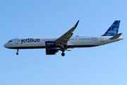 JetBlue Airways Airbus A321-271NX (N2105J) at  London - Gatwick, United Kingdom