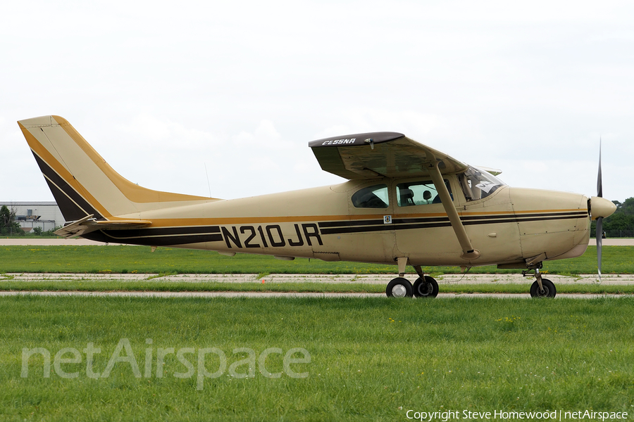 (Private) Cessna 210 Centurion (N210JR) | Photo 681024