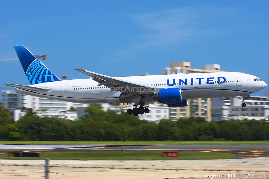 United Airlines Boeing 777-222 (N210UA) | Photo 398719