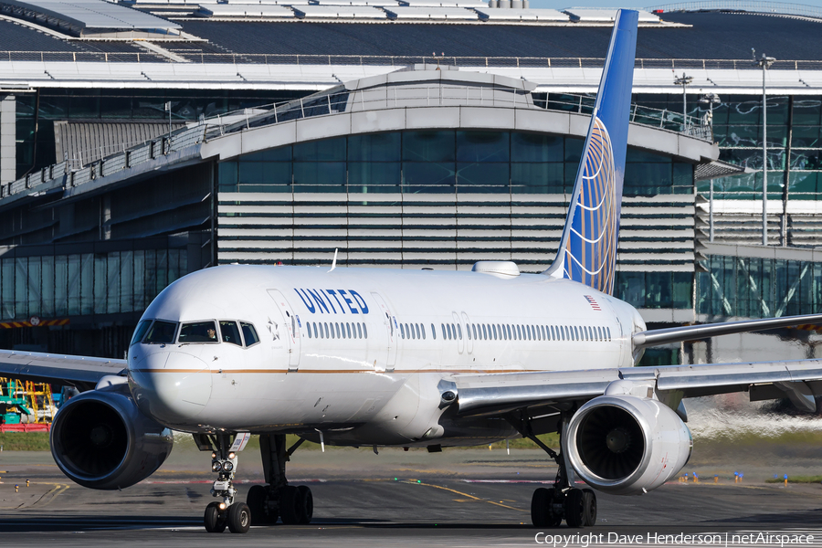 United Airlines Boeing 757-224 (N21108) | Photo 298903