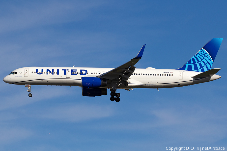 United Airlines Boeing 757-224 (N21108) | Photo 566093