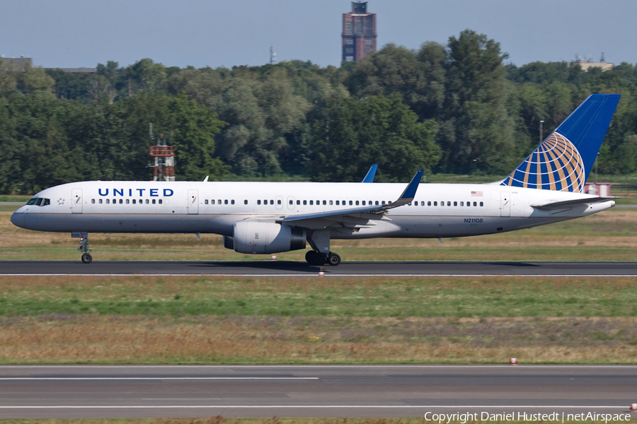 United Airlines Boeing 757-224 (N21108) | Photo 550097