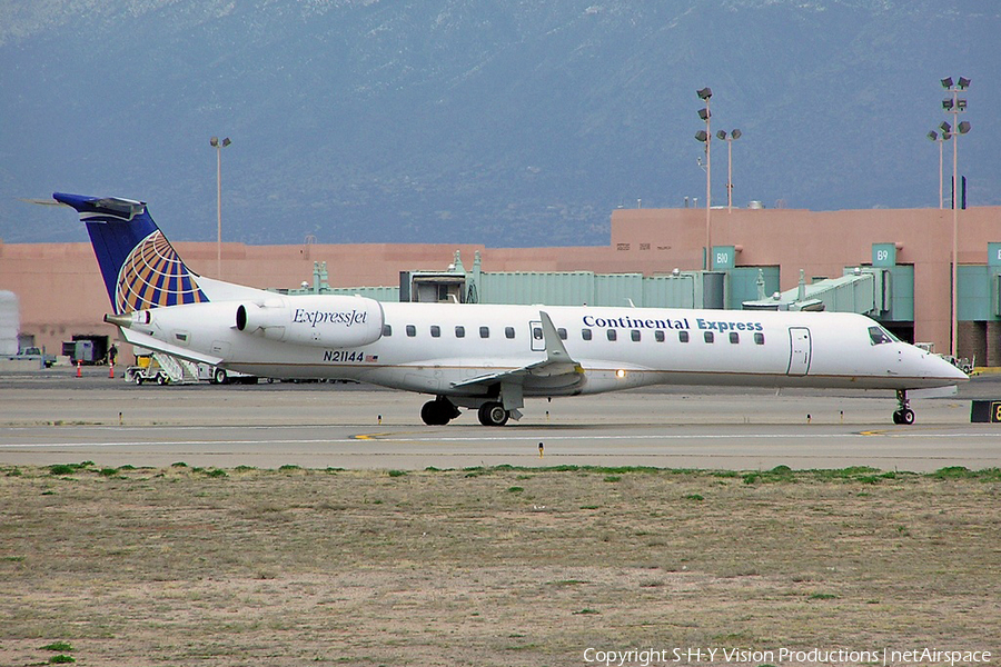 Continental Express (ExpressJet) Embraer ERJ-145XR (N21144) | Photo 651