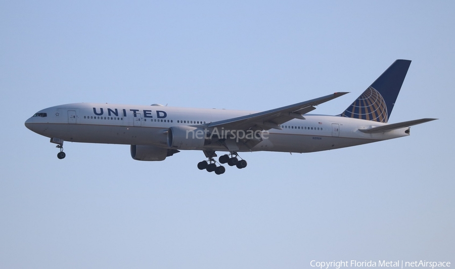 United Airlines Boeing 777-222 (N211UA) | Photo 294039