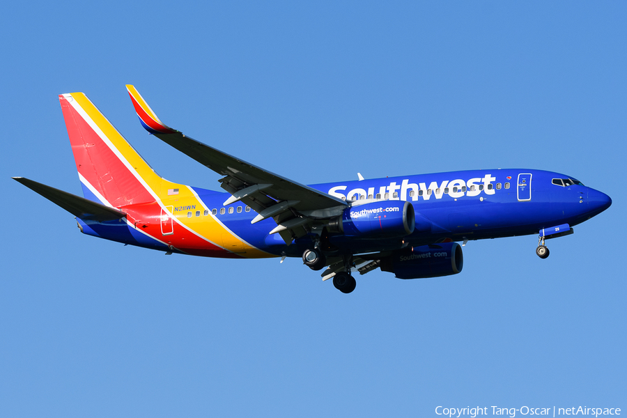 Southwest Airlines Boeing 737-7H4 (N211WN) | Photo 524043