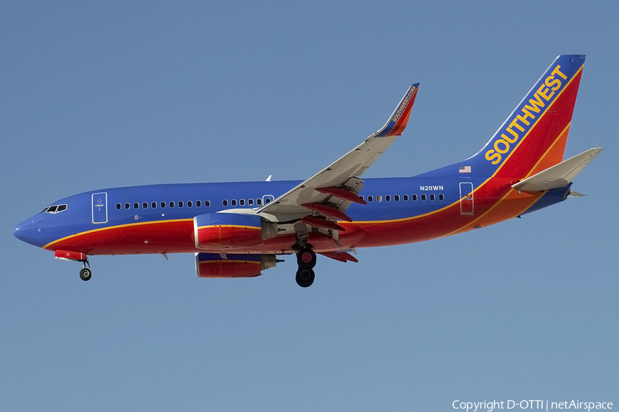 Southwest Airlines Boeing 737-7H4 (N211WN) | Photo 178960