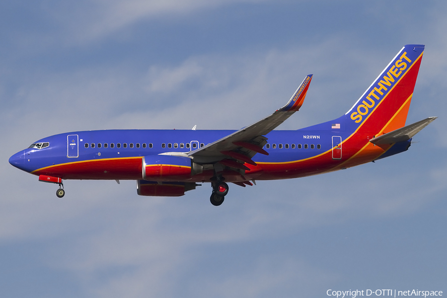 Southwest Airlines Boeing 737-7H4 (N211WN) | Photo 458363