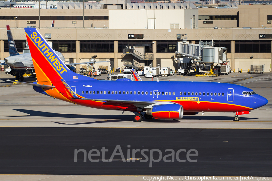 Southwest Airlines Boeing 737-7H4 (N211WN) | Photo 98793