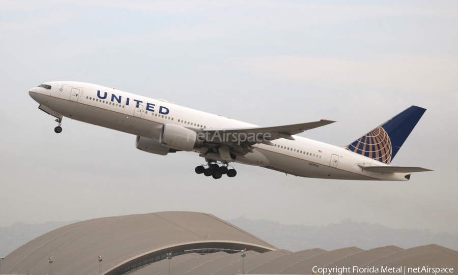 United Airlines Boeing 777-222 (N212UA) | Photo 296359