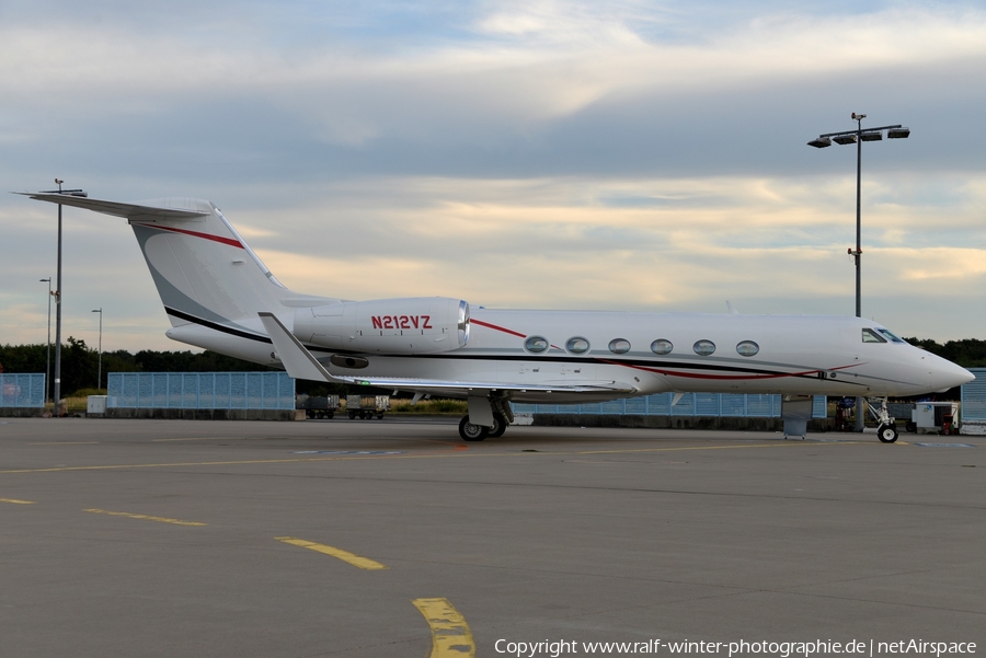 (Private) Gulfstream G-IV (N212VZ) | Photo 607988