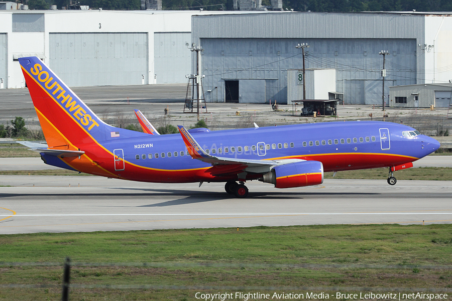 Southwest Airlines Boeing 737-7H4 (N212WN) | Photo 85825