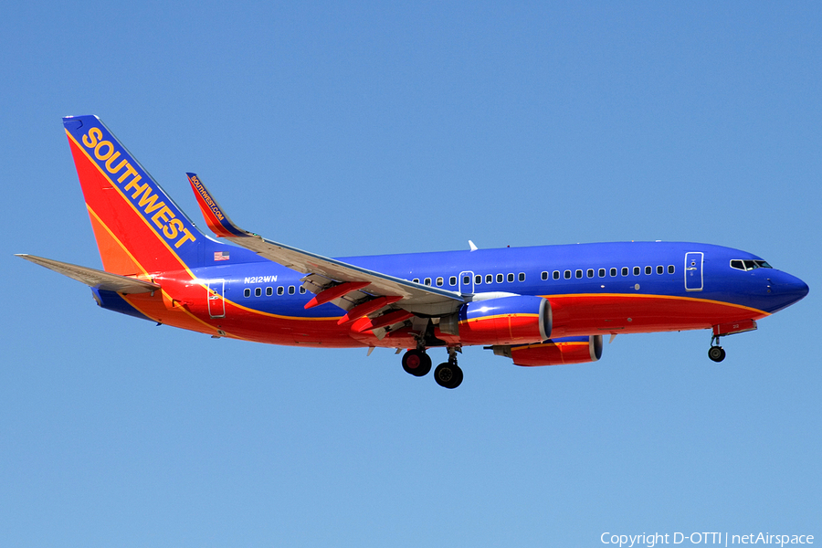 Southwest Airlines Boeing 737-7H4 (N212WN) | Photo 179374